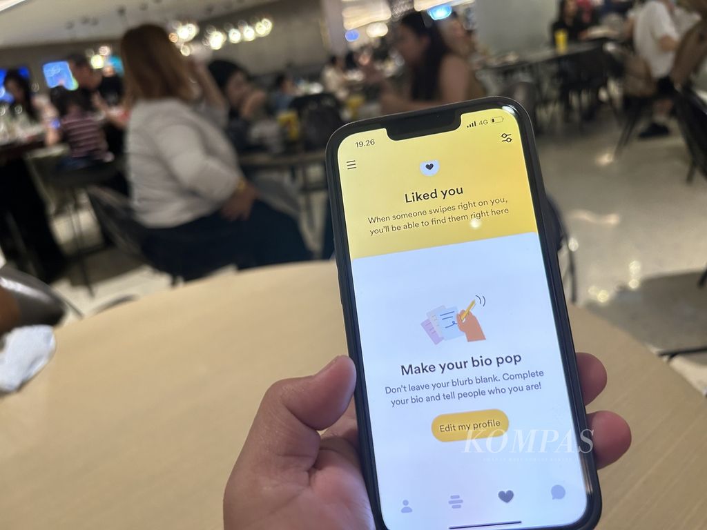 Aplikasi Bumble menjadi salah satu aplikasi kencan dan mencari teman baru yang populer di kalangan mahasiswa.