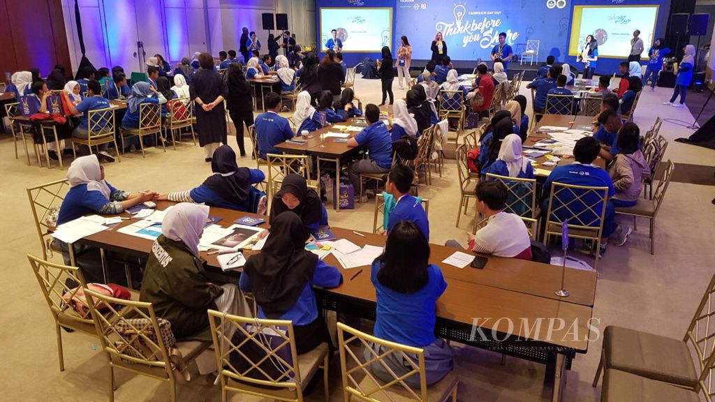 Kegiatan literasi digital yang digelar Facebook dan Yayasan Cinta Anak Bangsa di Jakarta, akhir Juni 2019. Generasi muda diperkenalkan pada media sosial dan bagaimana memahami informasi secara lebih kritis.