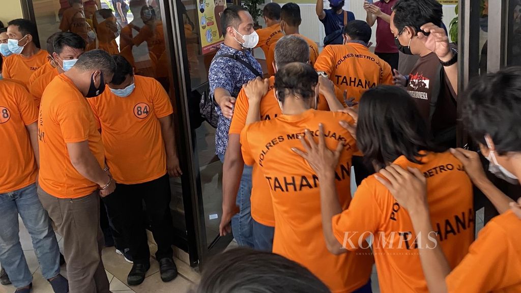 https://assetd.kompas.id/-WxhHfcNLmlV0yxGrnUs_a29QTc=/1024x576/filters:watermark(https://cdn-content.kompas.id/umum/kompas_main_logo.png,-16p,-13p,0)/https%3A%2F%2Fkompas.id%2Fwp-content%2Fuploads%2F2021%2F06%2Fe5859a2f-4f2b-4cc1-9401-027c7e6a69c5_jpg.jpg