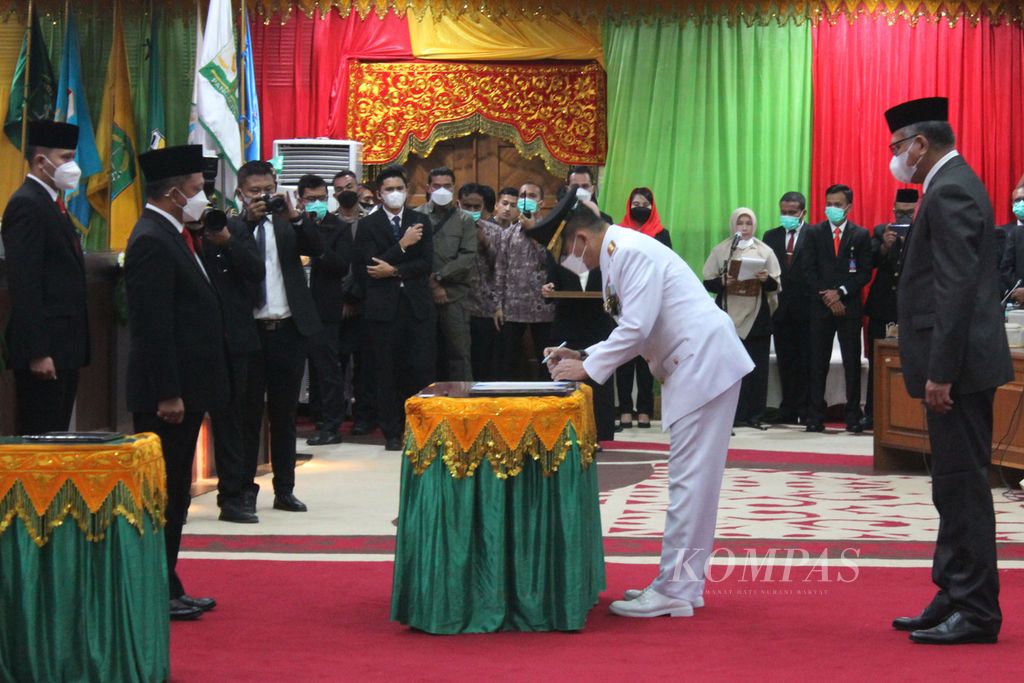 Mayor Jenderal (Purn) Achmad Marzuki dilantik sebagai Penjabat Gubernur Aceh oleh Menteri Dalam Negeri Tito Karnavian, Rabu (6/7/2022), di Banda Aceh.