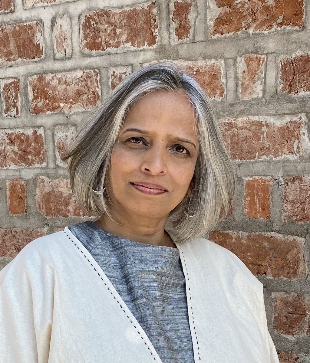 Pembuat film dokumenter asal India, Nishtha Jain. Jain tenar setelah filmnya yang berjudul <i>Gulabi Gang</i> (2012) menyita perhatian publik. Anggota Academy of Motion Pictures Arts and Sciences ini kerap mengangkat isu sosial di film-filmnya.