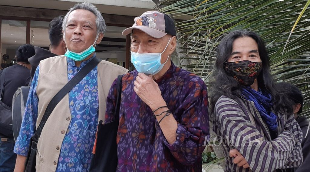 https://assetd.kompas.id/-cBh15kSeOhbiM58pz7fixQn8Qc=/1024x567/filters:watermark(https://cdn-content.kompas.id/umum/kompas_main_logo.png,-16p,-13p,0)/https%3A%2F%2Fkompas.id%2Fwp-content%2Fuploads%2F2021%2F02%2F20210228cokb-naper-umbu-landu-paranggi_1614443559.jpg