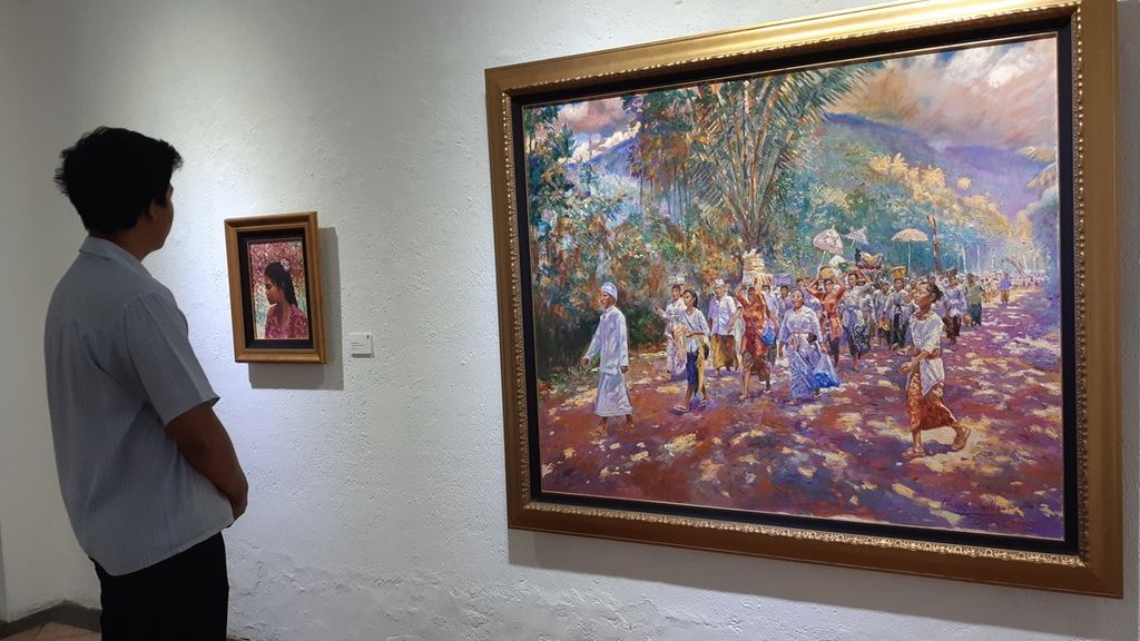 Karya lukisan Pierre Guillaume (70) asal Belanda berjudul ”Nyepi Ceremony, Bali”, Senin (11/11/2024). Karya-karya Pierre Guillaume ditampilkan dalam pameran bertajuk <i>Celebration of Color & Light</i>, di Cemara 6 Galeri & Toeti heraty Museum, Jakarta, 9 hingga 25 November 2024.