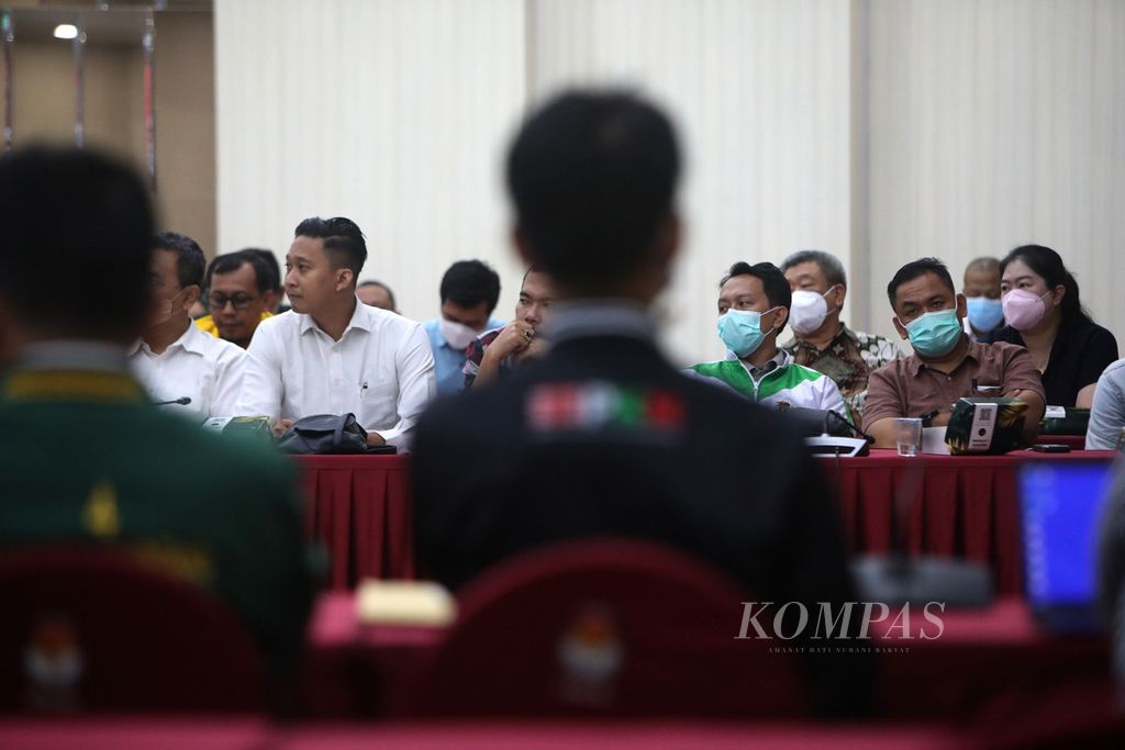 Perwakilan partai politik hadir dalam Sosialisasi Peraturan KPU Nomor 4 Tahun 2022 tentang Pendaftaran, Verfiikasi, dan Penetapan Partai Politik Peserta Pemilihan Umum Anggota DPR dan DPR Daerah di Kantor KPU, Jakarta, Senin (25/7/2022). Adapun masa pendaftaran partai politik peserta pemilu akan berlangsung selama dua pekan, yakni 1-14 Agustus. 