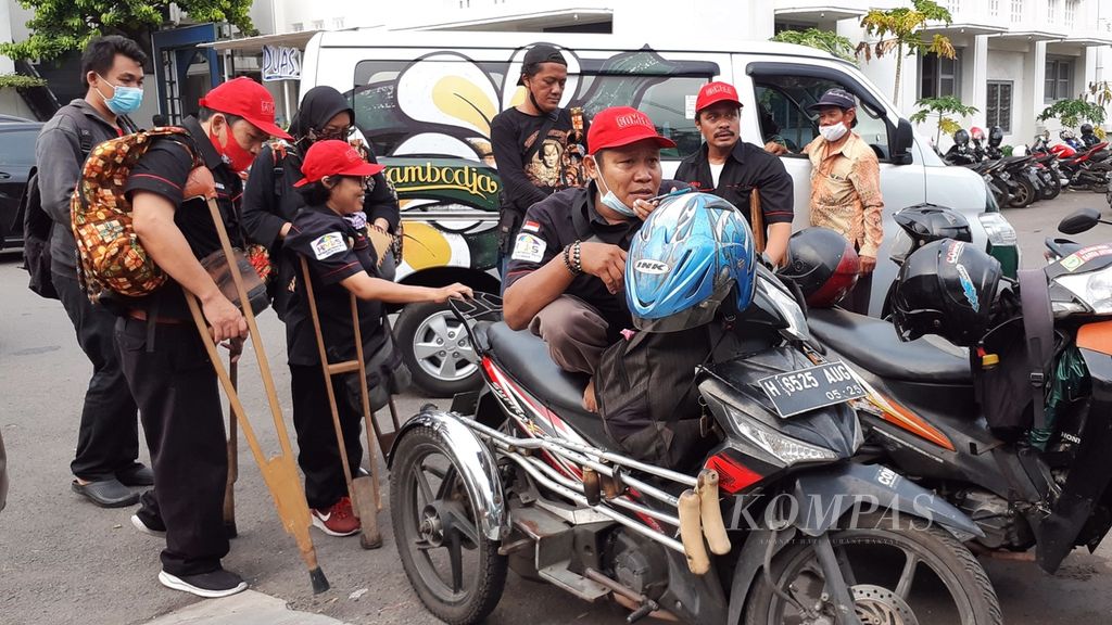 https://assetd.kompas.id/02UBhmDUIIFU2LRRXCzHqB2pclU=/1024x576/filters:watermark(https://cdn-content.kompas.id/umum/kompas_main_logo.png,-16p,-13p,0)/https%3A%2F%2Fkompas.id%2Fwp-content%2Fuploads%2F2021%2F12%2F76b40330-321e-4b01-a2d8-277713be1433_jpg.jpg