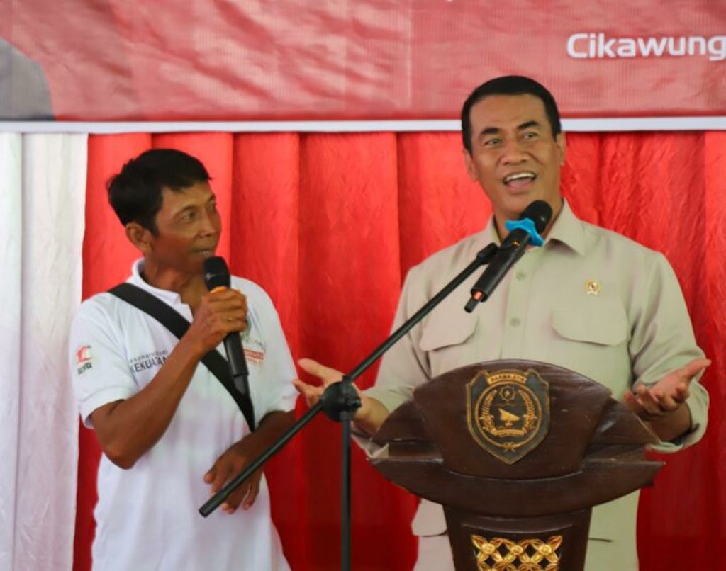 Mentan Amran dan petani