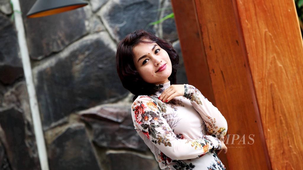 https://assetd.kompas.id/0hu6SktF0kkEyxPyuTnspUrXqQo=/1024x576/filters:watermark(https://cdn-content.kompas.id/umum/kompas_main_logo.png,-16p,-13p,0)/https%3A%2F%2Fkompas.id%2Fwp-content%2Fuploads%2F2018%2F02%2F20180223_ENGLISH-SOSOK_A_web.jpg