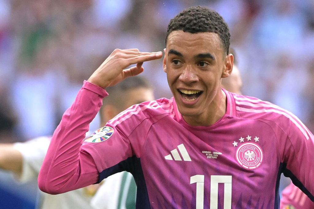 Gelandang Jerman, Jamal Musiala, merayakan gol yang dicetaknya ke gawang Hongaria pada laga Grup A Piala Eropa 2024 di Stuttgart, Kamis (20/6/2024) dini hari WIB.