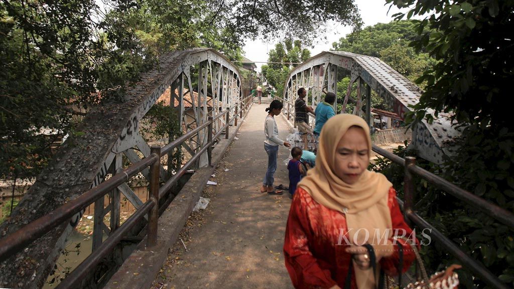 https://assetd.kompas.id/1u9Djq1hmtLHL81HzJI5FiwYt4k=/1024x576/filters:watermark(https://cdn-content.kompas.id/umum/kompas_main_logo.png,-16p,-13p,0)/https%3A%2F%2Fkompas.id%2Fwp-content%2Fuploads%2F2018%2F10%2F20181021_HAL-24_A_web_1540123720.jpg