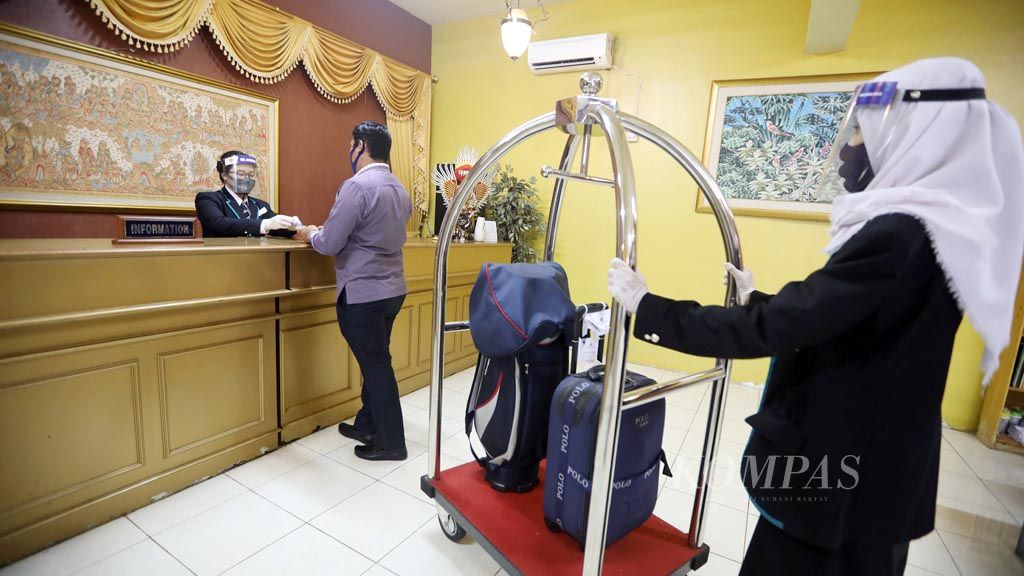 https://assetd.kompas.id/1ys7FfYtMG8dNdtbywTLB9VcdGI=/1024x576/filters:watermark(https://cdn-content.kompas.id/umum/kompas_main_logo.png,-16p,-13p,0)/https%3A%2F%2Fkompas.id%2Fwp-content%2Fuploads%2F2020%2F06%2F20200624_ENGLISH-TAHUN-AJARAN-BARU_C_web_1593007882.jpg