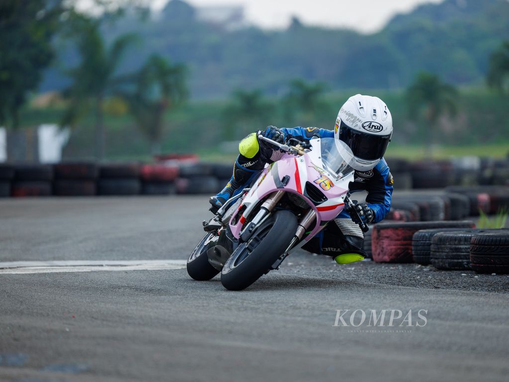 Canon EOS R8 - ISO Speed: 200, Aperture: 3.00 (f/2.8), Focal length: 142.00, Exposure time: 1/2500 S, Pixels: 6000 x 4000, Image size: 68.66 MByte, Resolution: 350.00 Size: 24.88 MByte, File type: CRW.