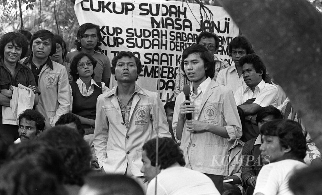 Nilai-nilai perjuangan Angkatan 66 dahulu, ternyata sekarang mengalami erosi. Karena beberapa orang dari Angkatan 66 itu menjadi vested kata Ketua Panitia Besar Peringatan 12 tahun Tritura A.M.Pulungan. Berbicara dalam konperensi pers Rabu 28 Desember 1977 di Press club Indonesia, Pulungan mengatakan, karena itulah panitia memberanikan diri untuk mengadakan peringatan 12 Tahun Tritura yang akan dilangsungkan di Gelanggang Mahasiswa Sumantri Brodjonegoro, Kuningan tanggal 10 Januari 1978. Peringatan lebih banyak merupakan reuni Angkatan 66. Tetapi diharapkan generasi muda lainnya turut hadir.  