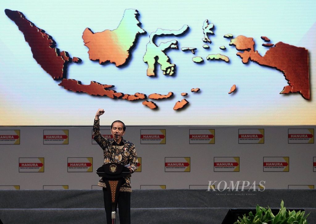 Presiden Joko Widodo memberikan sambutan dalam acara Pengukuhan Pengurus Dewan Pimpinan Pusat Partai Hati Nurani Rakyat Periode 2016-2020 di Sentul International Convention Center, Bogor, Jawa Barat, Rabu (22/2/2017).