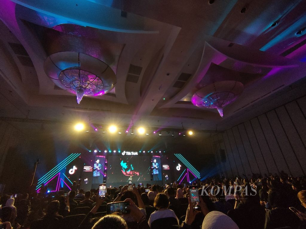 CEO Tiktok Shou Zi Chew berbicara di acara Tiktok Southeast Asia Impact Forum yang digelar di Jakarta pada Kamis (15/6/2023). Shou mengatakan, Tiktok melarang iklan politik di platform berbagi video pendek tersebut guna menjaga integritas platform tersebut.