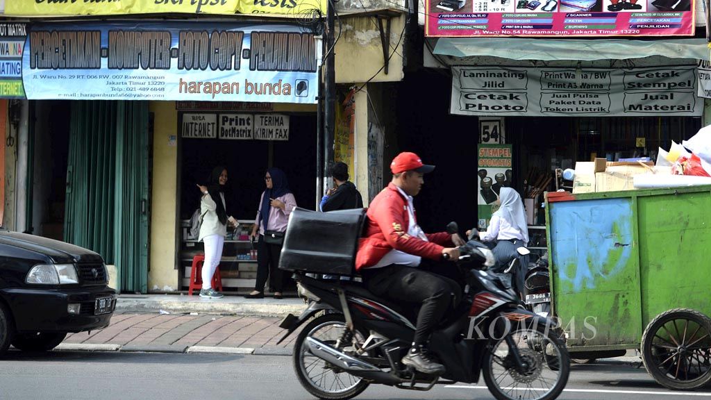 https://assetd.kompas.id/35H2dUbSVzGEX2-4sKCo7cjnNac=/1024x576/filters:watermark(https://cdn-content.kompas.id/umum/kompas_main_logo.png,-16p,-13p,0)/https%3A%2F%2Fkompas.id%2Fwp-content%2Fuploads%2F2017%2F10%2F20171006H6_ENGLISH-TAJUK-1_A_web.jpg