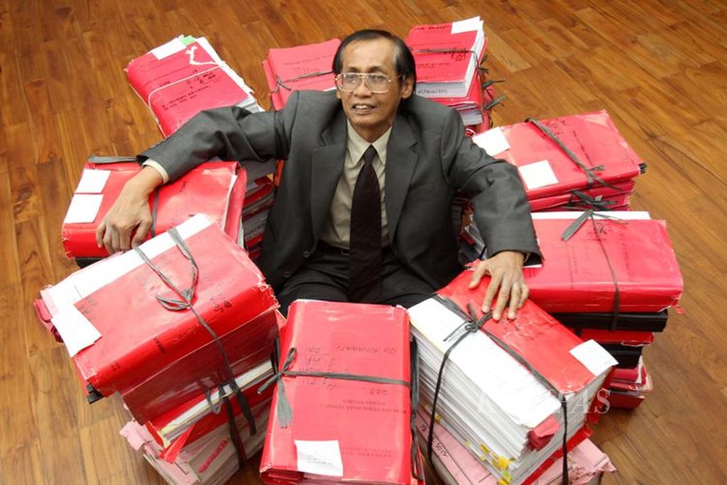 https://assetd.kompas.id/3FleBugPmK-oO8FylqJC0RZfRRA=/1024x683/filters:watermark(https://cdn-content.kompas.id/umum/kompas_main_logo.png,-16p,-13p,0)/https%3A%2F%2Fkompas.id%2Fwp-content%2Fuploads%2F2021%2F02%2Fartidjo_1614509160.jpg