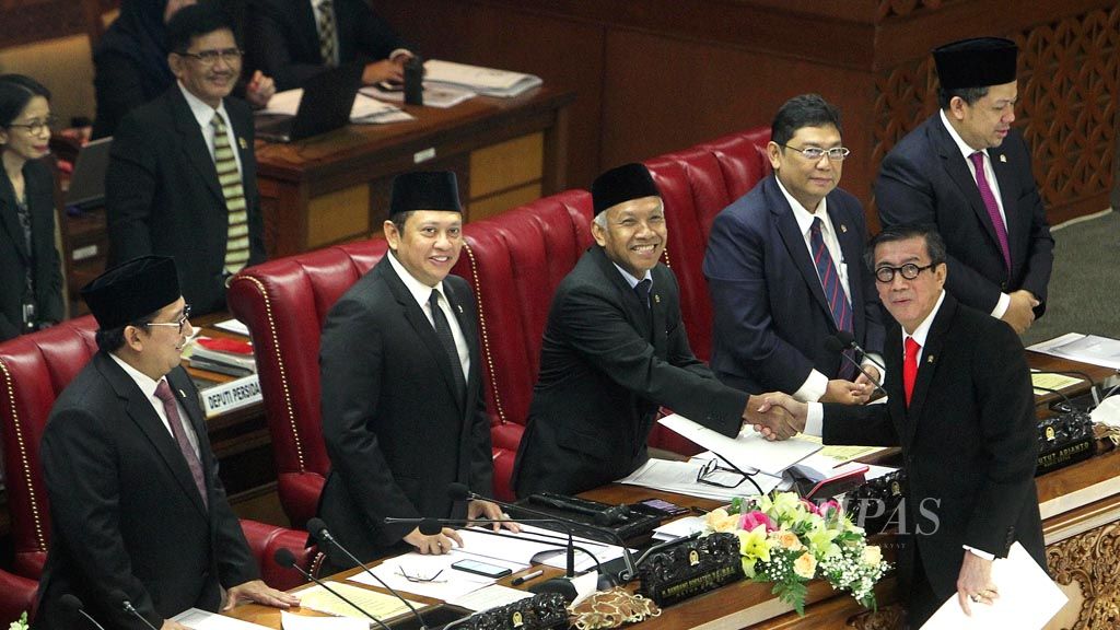 https://assetd.kompas.id/3H0rfGq0Ip4M6p1umtXlijJ4654=/1024x576/filters:watermark(https://cdn-content.kompas.id/umum/kompas_main_logo.png,-16p,-13p,0)/https%3A%2F%2Fkompas.id%2Fwp-content%2Fuploads%2F2018%2F05%2F20180525_ENGLISH-TERORISME_A_web.jpg