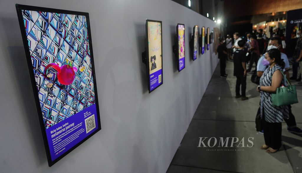 Karya seni yang turut dalam pameran Rekam Masa yang digelar Artopologi di Museum Nasional, Jakarta, Jumat (28/10/2022). Pameran ini mengemas konsep gelar karya seni yang terintegrasi dengan <i>blockchain</i> sehingga bisa dimiliki para pengoleksi dalam bentuk NFT. Pameran ini berlangsung hingga Minggu (6/10/2022). 