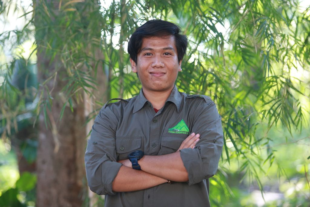 Nurrahman Fajri, pemuda yang bekerja di Forum Konservasi Leuser (FKL) di Langsa, Aceh. Ia peduli pada isu konservasi tumbuhan.