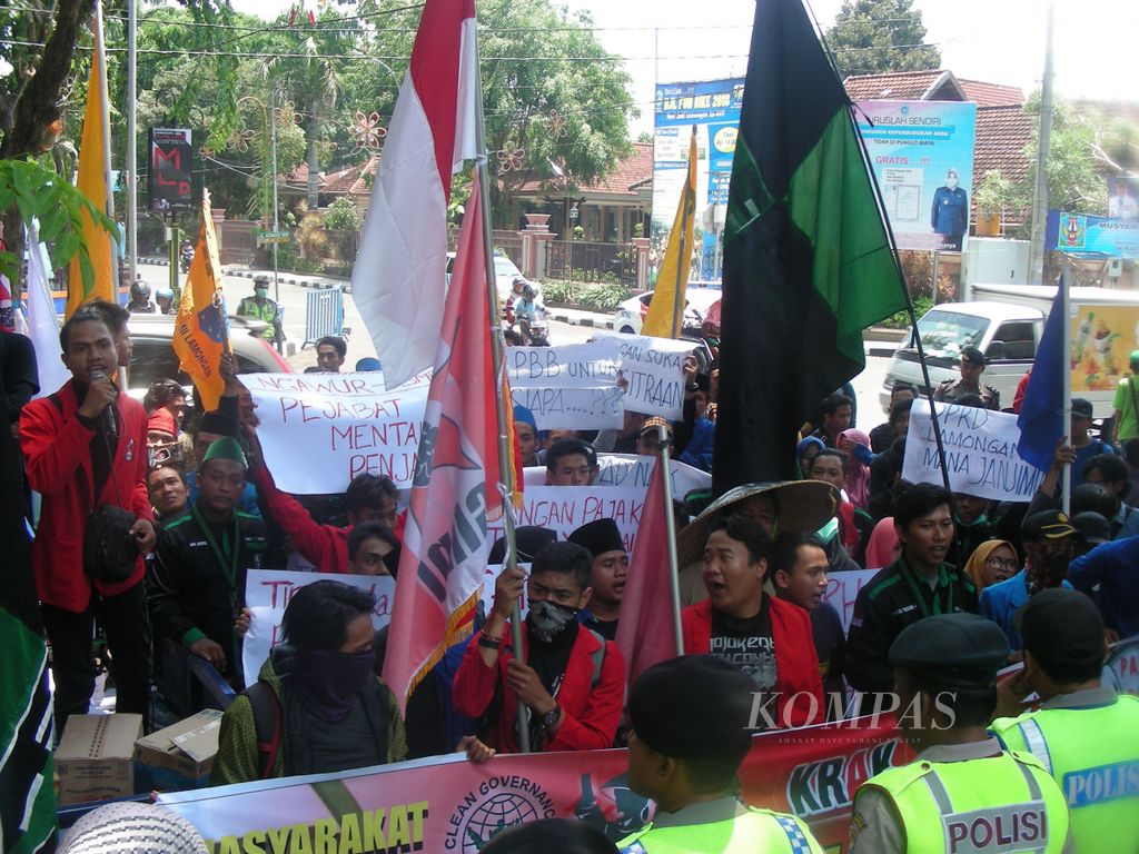https://assetd.kompas.id/44mah-AJ2AAv8WQqKSjVe2kd5uw=/1024x768/filters:watermark(https://cdn-content.kompas.id/umum/kompas_main_logo.png,-16p,-13p,0)/https%3A%2F%2Fkompas.id%2Fwp-content%2Fuploads%2F2018%2F04%2F20180410acia.jpg