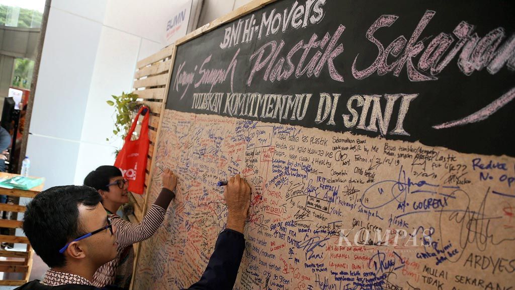 https://assetd.kompas.id/4H4r9Z_AGwXgnMoh-m5Q_hrpg7U=/1024x576/filters:watermark(https://cdn-content.kompas.id/umum/kompas_main_logo.png,-16p,-13p,0)/https%3A%2F%2Fkompas.id%2Fwp-content%2Fuploads%2F2019%2F02%2F20190221_HARI-SAMPAH_C_web_1550752476.jpg
