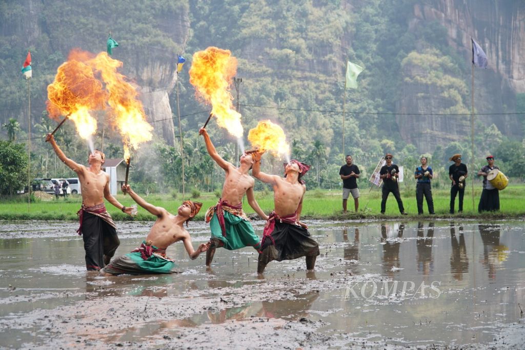 https://assetd.kompas.id/4TFhJTDKDIZDNWNy9x_RMk_U1Is=/1024x684/filters:watermark(https://cdn-content.kompas.id/umum/kompas_main_logo.png,-16p,-13p,0)/https%3A%2F%2Fkompas.id%2Fwp-content%2Fuploads%2F2019%2F08%2FDSC05898_1566130484.jpg