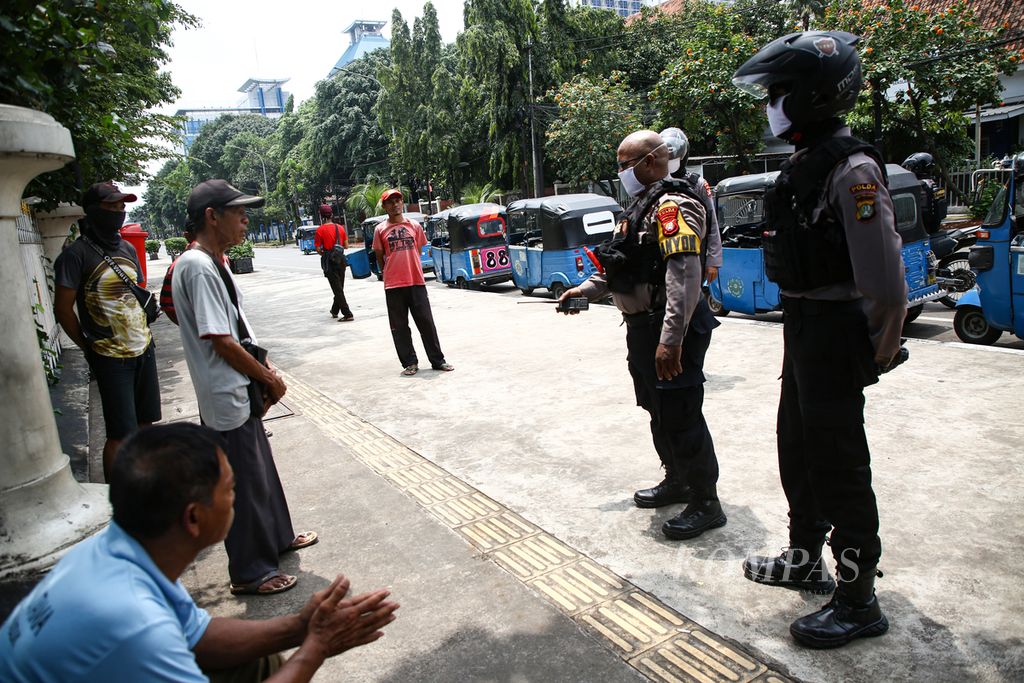 https://assetd.kompas.id/4Y4gxrz7QhPNj7g-Z9c3EOKuBBI=/1024x683/filters:watermark(https://cdn-content.kompas.id/umum/kompas_main_logo.png,-16p,-13p,0)/https%3A%2F%2Fkompas.id%2Fwp-content%2Fuploads%2F2020%2F03%2F4dd7c6f7-feea-4d30-b03c-c6a76f121800_jpg.jpg