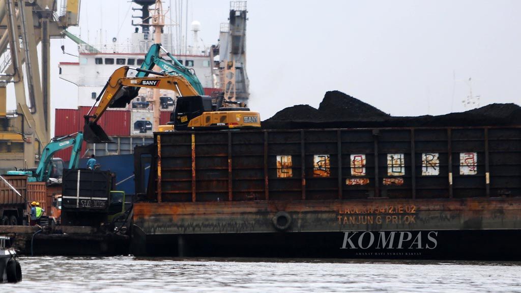 https://assetd.kompas.id/4_-KeajBtrvkyWJPdTcjPQ32c0k=/1024x576/filters:watermark(https://cdn-content.kompas.id/umum/kompas_main_logo.png,-16p,-13p,0)/https%3A%2F%2Fkompas.id%2Fwp-content%2Fuploads%2F2019%2F03%2F20190114_TANJUNG-PRIUK_F_web_1547477038.jpg