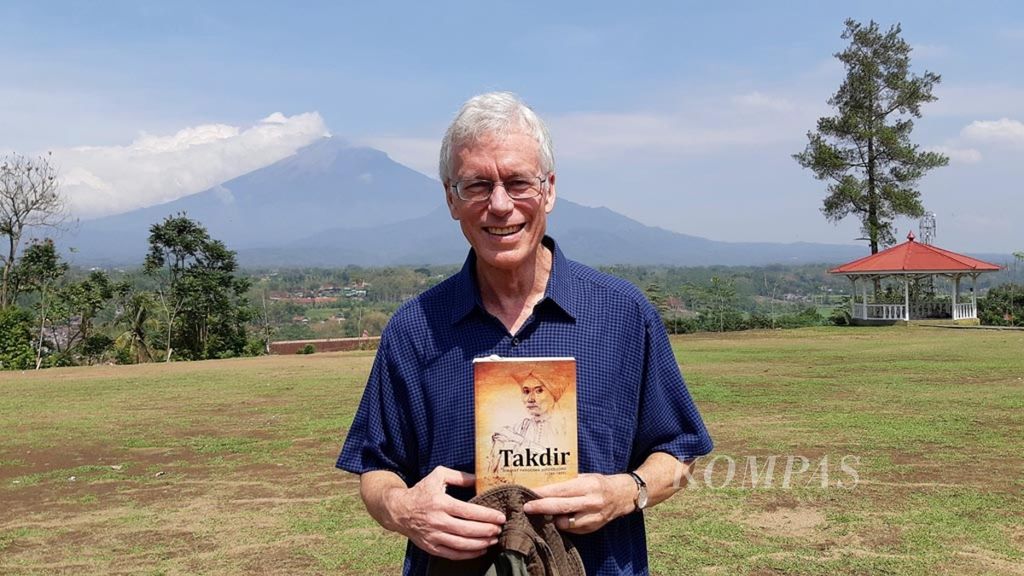 Prof Peter Carey, sejarawan, penulis buku sejarah di Magelang pada 10 November 2018.KOMPAS/SOELASTRI SOEKIRNO (TRI)10-11-2018
