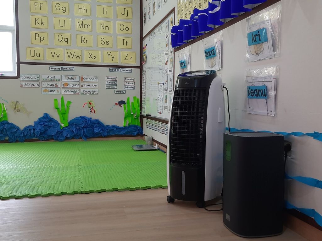 Air purifier dinilai efektif menyegarkan dan membersihkan udara dalam ruang, seperti terpasang di salah satu kelas Mighty Minds Preschool, Kebayoran Baru, Jakarta, Kamis (30/3/2023).