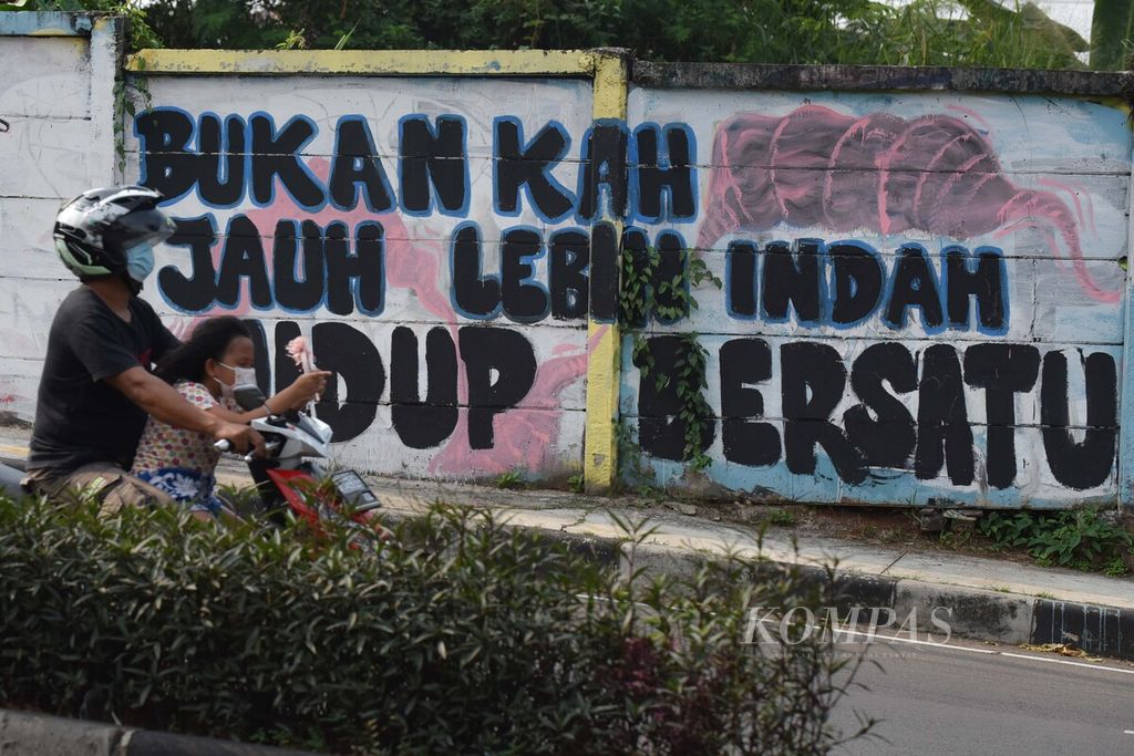 https://assetd.kompas.id/54eVXb--E-m6LibC6AQSI1Qf5oQ=/1024x683/filters:watermark(https://cdn-content.kompas.id/umum/kompas_main_logo.png,-16p,-13p,0)/https%3A%2F%2Fkompas.id%2Fwp-content%2Fuploads%2F2021%2F07%2F015a539d-8de7-49e8-a42d-20b82bb69ae3_jpg.jpg