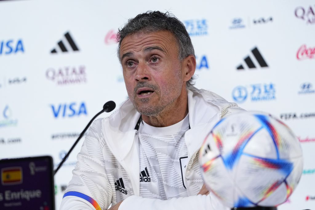 Pelatih Spanyol Luis Enrique memberikan keterangan pers di Doha, Qatar, sabtu (26/11/2022). Mereka akan menghadapi Jerman pada lanjutan penyisihan Grup E, Senin (28/11/2022) dini hari WIB.