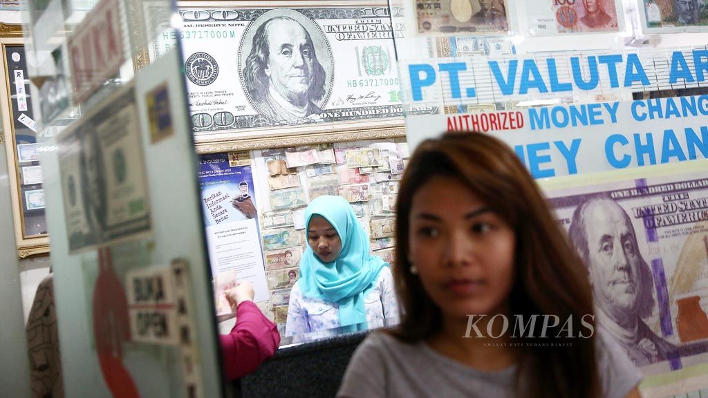 https://assetd.kompas.id/5CLA4Rc-7Jyhe51S-uUauMnE4wg=/1024x576/filters:watermark(https://cdn-content.kompas.id/umum/kompas_main_logo.png,-16p,-13p,0)/https%3A%2F%2Fkompas.id%2Fwp-content%2Fuploads%2F2018%2F09%2F20180921_ENGLISH-ARTIKEL-E-BEDA-1998-2018-E_web_1537543304-2.jpg
