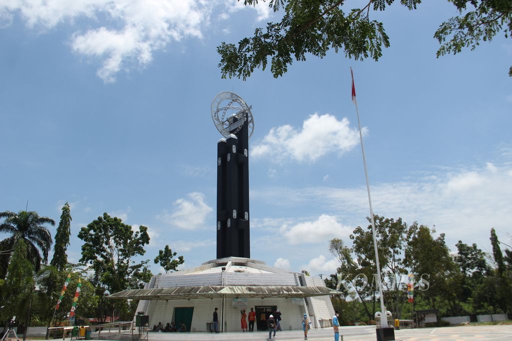 Tugu Khatulistiwa Pontianak di Kecamatan Pontianak Utara, Kalimantan Barat, Senin (21/3/2022).