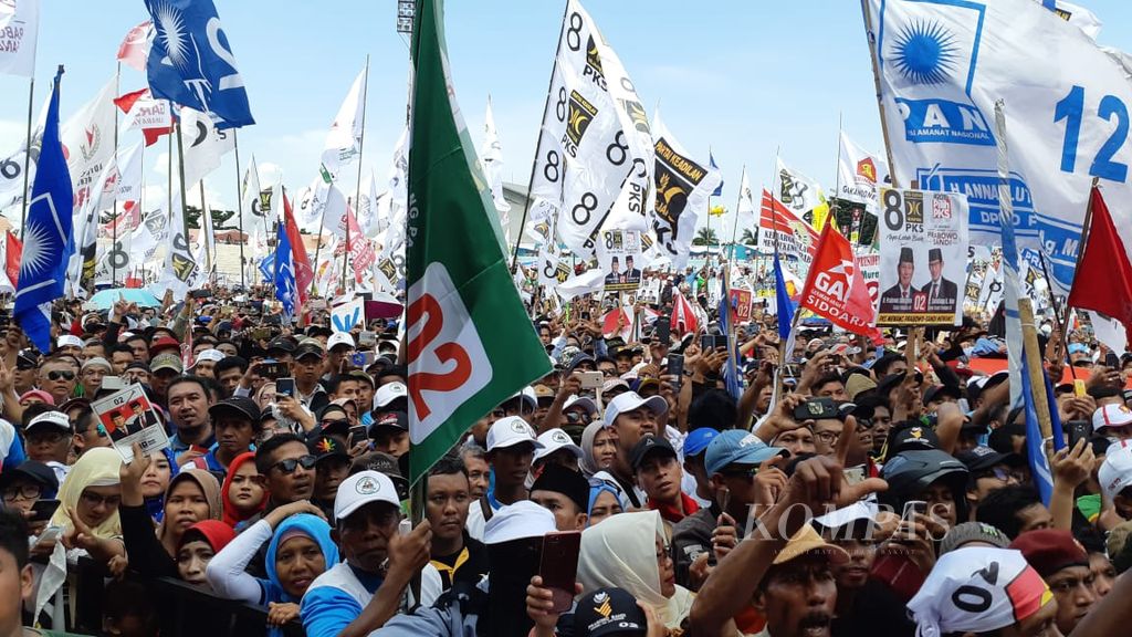 https://assetd.kompas.id/5sC8klyPOOkb9ArvDLWM78JL_eE=/1024x576/filters:watermark(https://cdn-content.kompas.id/umum/kompas_main_logo.png,-16p,-13p,0)/https%3A%2F%2Fkompas.id%2Fwp-content%2Fuploads%2F2019%2F03%2F20190331-kampanye-prabowo-gor2_1554035009.jpg