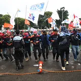 Antara Buruh dan DPRD