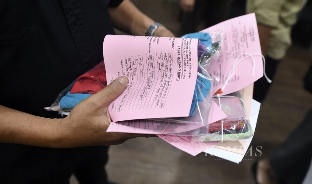 https://assetd.kompas.id/6IpDQGWCdnZcDSCwWILfZRKekiM=/1024x605/filters:watermark(https://cdn-content.kompas.id/umum/kompas_main_logo.png,-16p,-13p,0)/https%3A%2F%2Fkompas.id%2Fwp-content%2Fuploads%2F2020%2F01%2Fb4c64afa-d0f7-44aa-b588-e1e011920fe4_jpg.jpg