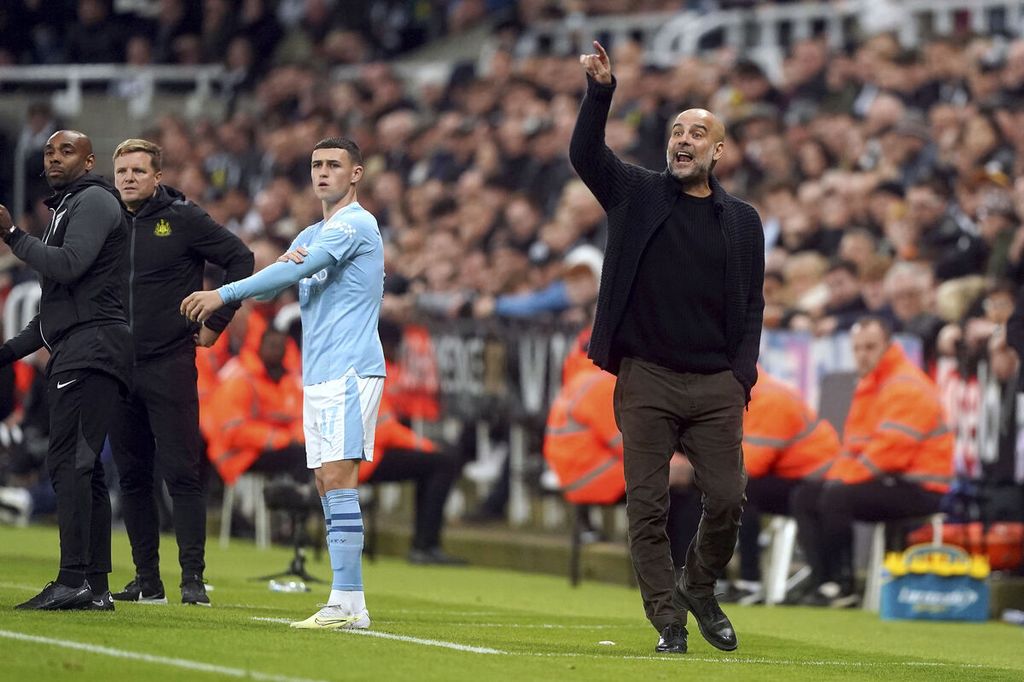 Manchester City Manager Pep Guardiola's reaction during the English League Cup game against Newcastle United, but failed to score a goal at St. James' Park Stadium, Newcastle, in the early hours of Thursday (28/9/2023) WIB. Newcastle won 1-0 in the match.