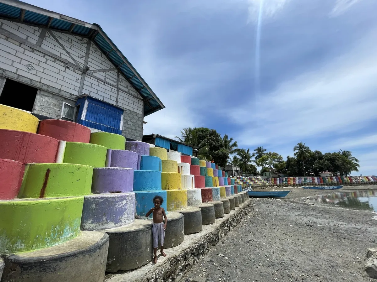 Anak-anak di pesisir Kampung Werpigan Fakfak