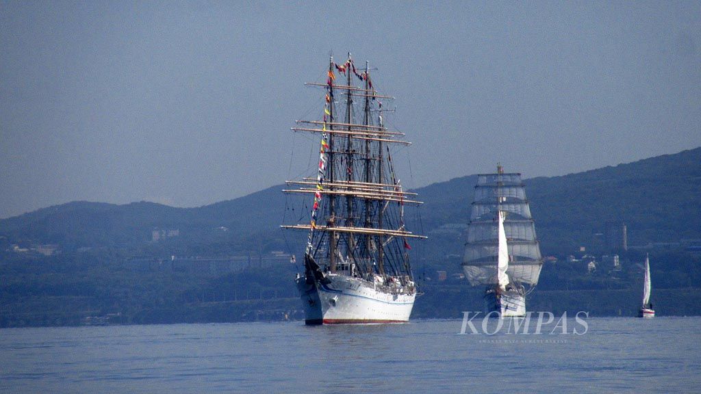 https://assetd.kompas.id/6_q--SKlXAP4rn1WxtXcBRd72tc=/1024x576/filters:watermark(https://cdn-content.kompas.id/umum/kompas_main_logo.png,-16p,-13p,0)/https%3A%2F%2Fkompas.id%2Fwp-content%2Fuploads%2F2018%2F09%2F20180913_ENGLISH-SERIAL-BIMA-SUCI_A_web-1.jpg