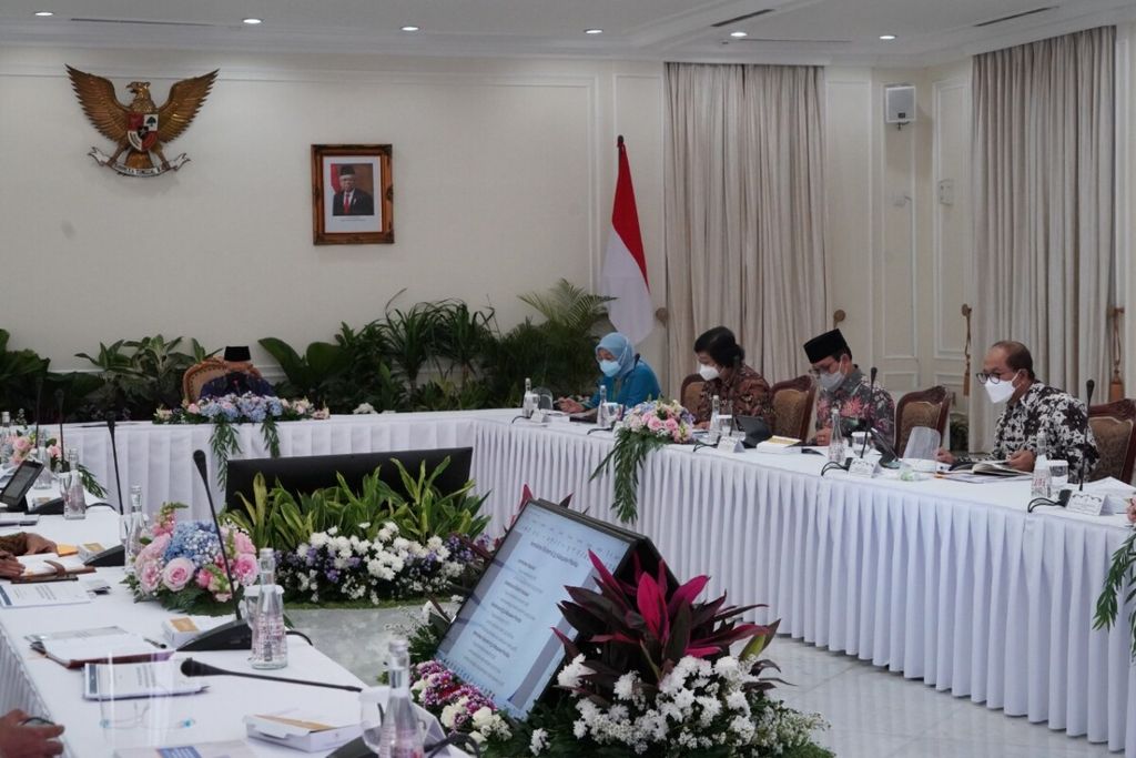 https://assetd.kompas.id/6gCUk0P3UXKosn3NnWEJD3NFG-g=/1024x683/https%3A%2F%2Fkompas.id%2Fwp-content%2Fuploads%2F2021%2F09%2FWapres-Maruf-Amin-pada-15-September-2021_1631706068.jpeg
