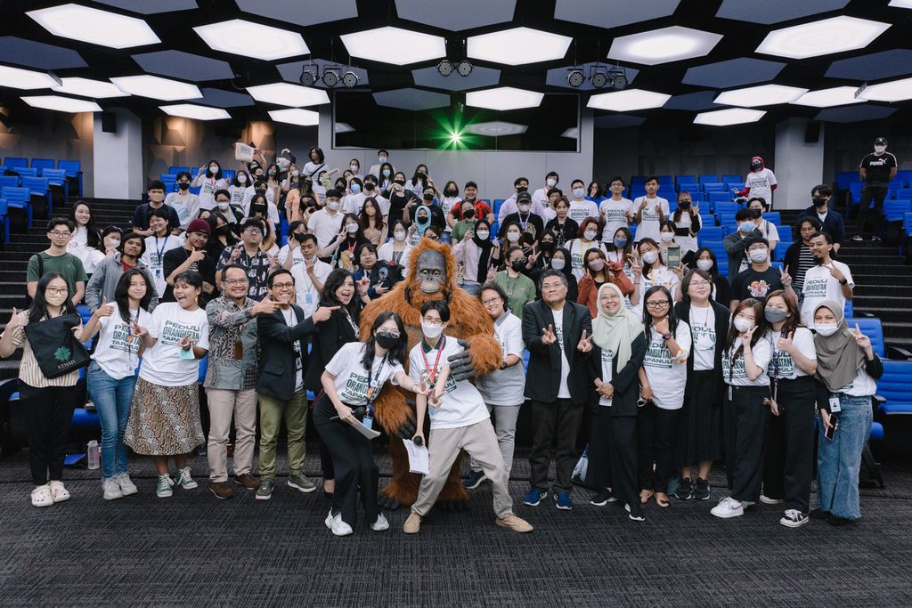 Yayasan Kehati bersama Yayasan Orangutan Sumatera Lestari-Orangutan Information Centre (OIC) dengan dukungan The Body Shop Indonesia melakukan Roadshow Peduli Orangutan Tapanuli 2023 di kampus Universitas Multimedia Nusantara, Tangerang, Rabu (15/3/2023).