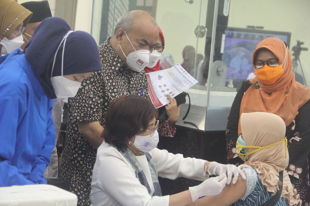 https://assetd.kompas.id/7595NQEqCzyopA57ARNjQOQHSjI=/1024x683/filters:watermark(https://cdn-content.kompas.id/umum/kompas_main_logo.png,-16p,-13p,0)/https%3A%2F%2Fkompas.id%2Fwp-content%2Fuploads%2F2021%2F08%2Fab893449-e8f7-49ff-94c3-0ab5fe55cef3_jpg.jpg