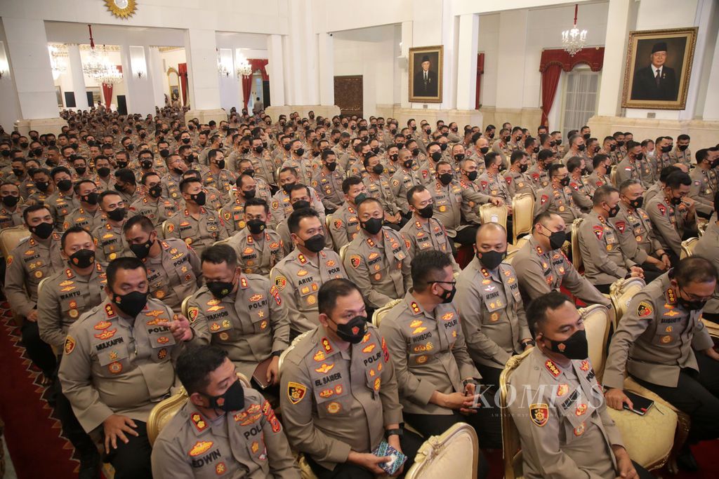 Para pejabat Polri yang hadir dalam acara Pengarahan Presiden kepada Pati Mabes Polri, Kapolda, dan Kapolres Se-Indonesia, di Istana Negara, Jumat (14/10/2022). Sebanyak 559 pejabat Polri mengikuti acara ini. Hadir juga Komisioner Kompolnas pada acara ini. KOMPAS/HERU SRI KUMORO 14-10-2022
