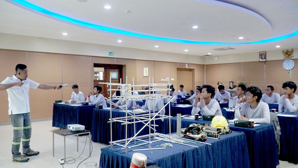 PLN UIK Tanjung Jati B Gelar Pelatihan dan Sertifikasi K3 Scaffolding