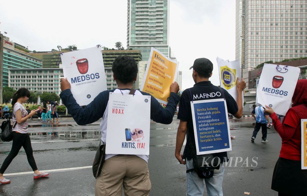 https://assetd.kompas.id/7JcgIic07qLAlzcNnieQuBPhzOI=/1024x655/filters:watermark(https://cdn-content.kompas.id/umum/kompas_main_logo.png,-16p,-13p,0)/https%3A%2F%2Fkompas.id%2Fwp-content%2Fuploads%2F2018%2F05%2Fhoaks.jpg