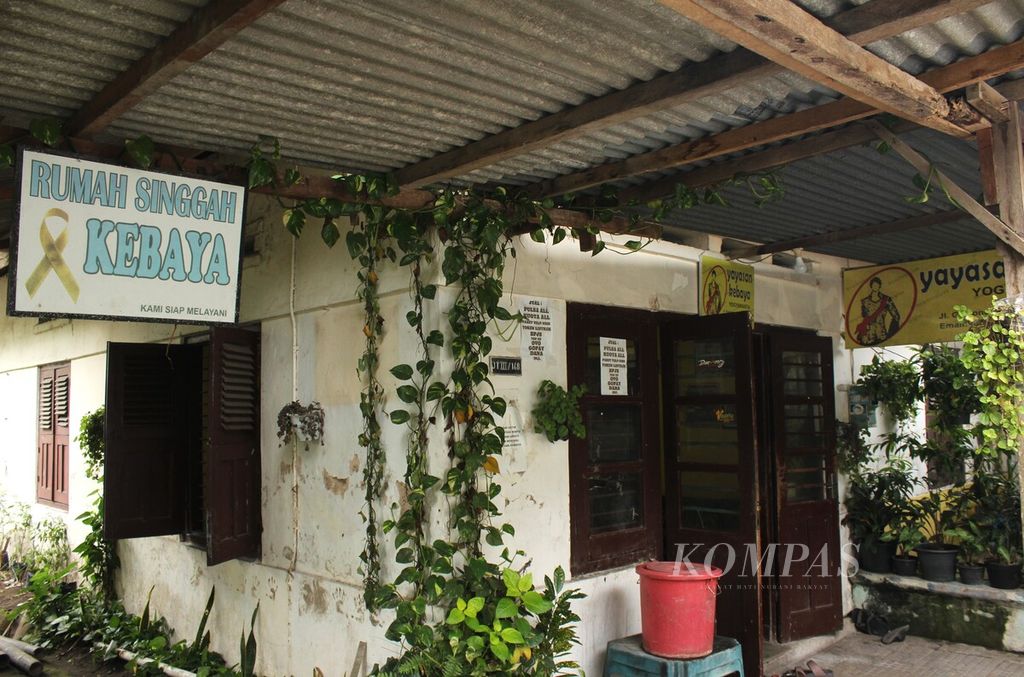 Suasana Rumah Singgah Kebaya (Keluarga Besar Waria Yogyakarta), DI Yogyakarta, Kamis (21/7/2022).