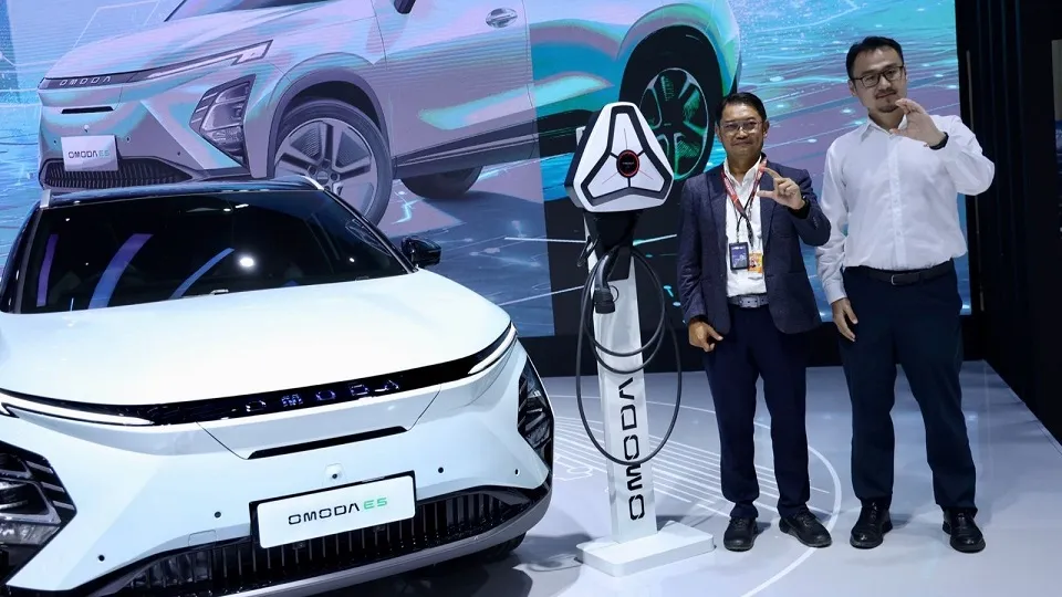 PLN Sediakan Layanan Home Charging Bagi Pembeli Mobil Listrik Chery