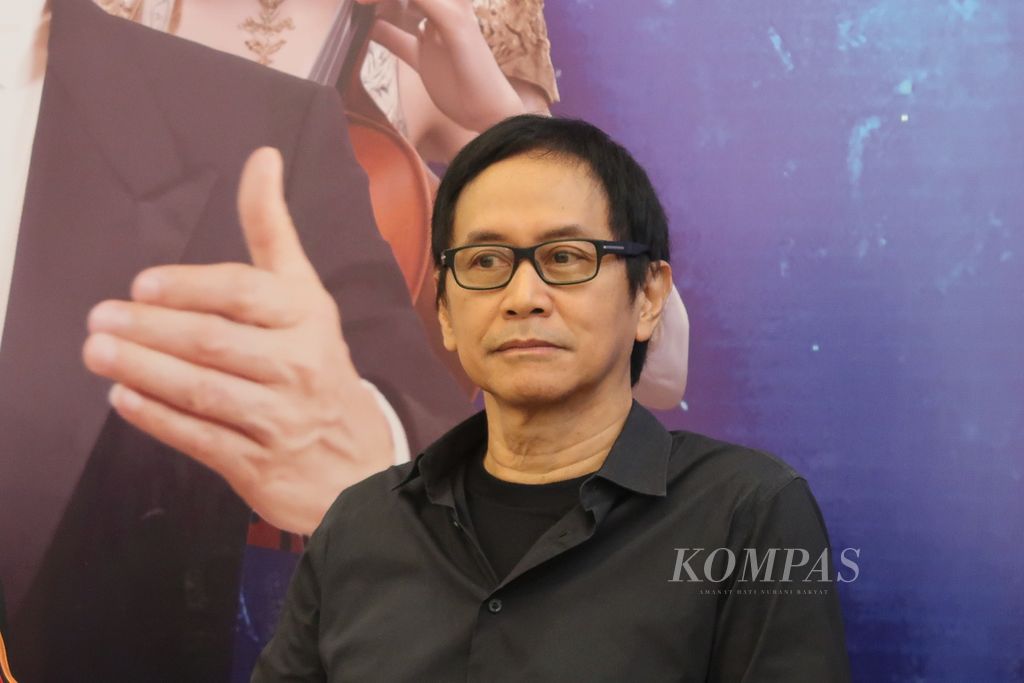Komposer dan konduktor Addie MS berbicara kepada media dalam konferensi pers Kolaborasi TipTip, East Ventures, dan Twilite Orchestra: Video Games Concert, di Jakarta, Jumat (22/3/2024).