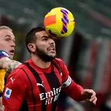 Tundukkan AS Roma, AC Milan Tempel Inter Milan di Puncak Klasemen